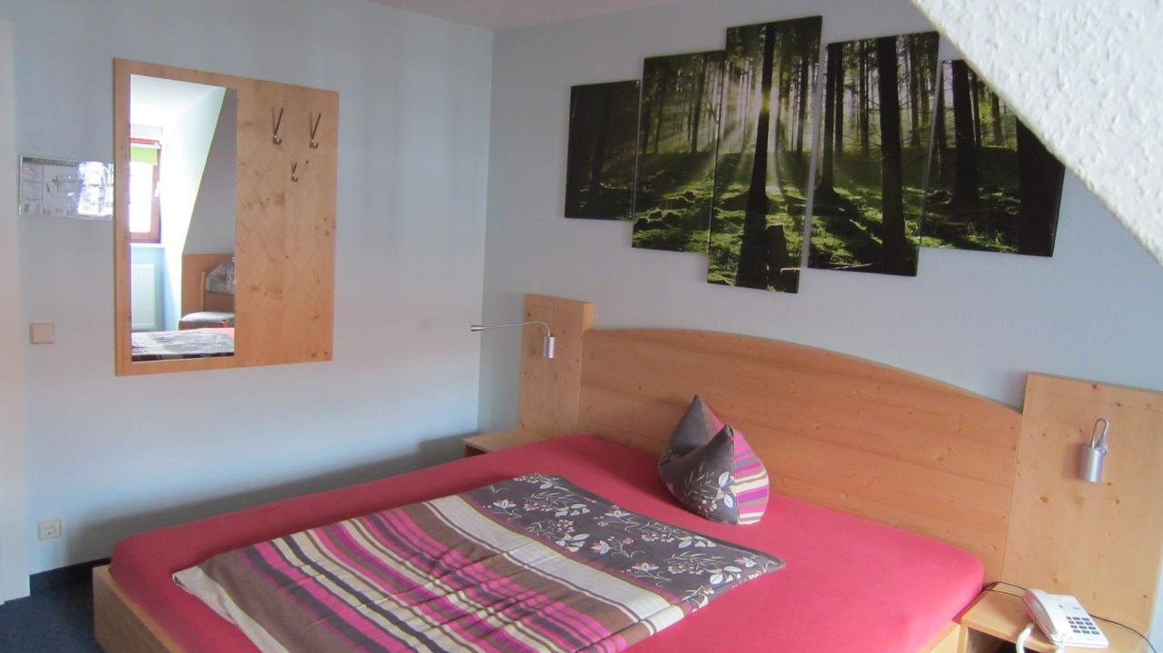 Hotel Zum Schwarzen Baer Hermsdorf  Buitenkant foto